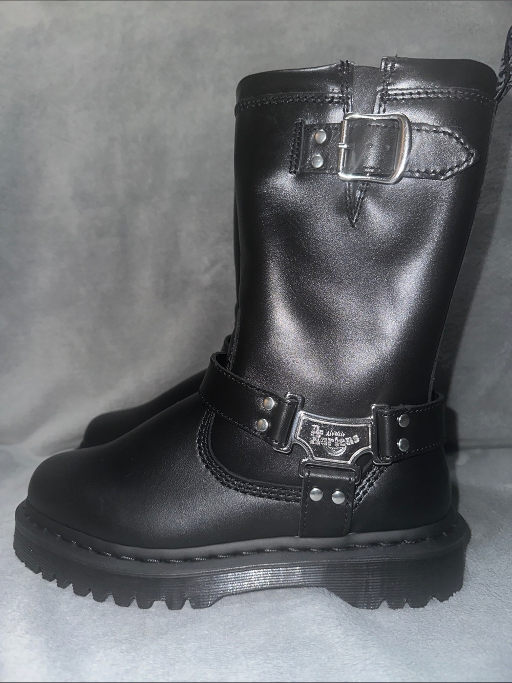 NWOB Dr. Martens Anistone Hi Leather Harness Biker Boots Women’s 9 Men’s 8 - Picture 4 of 12